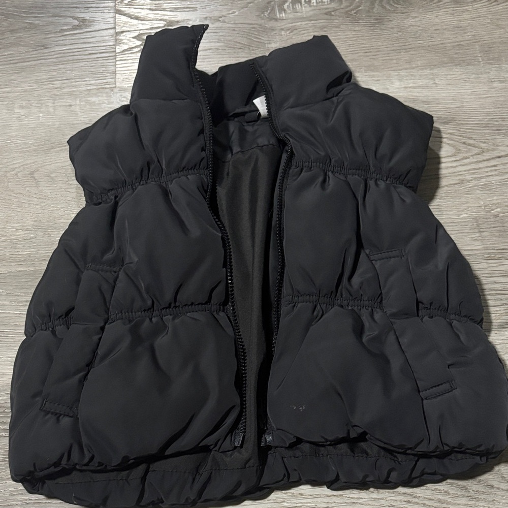 Women’s black Puffer Vest